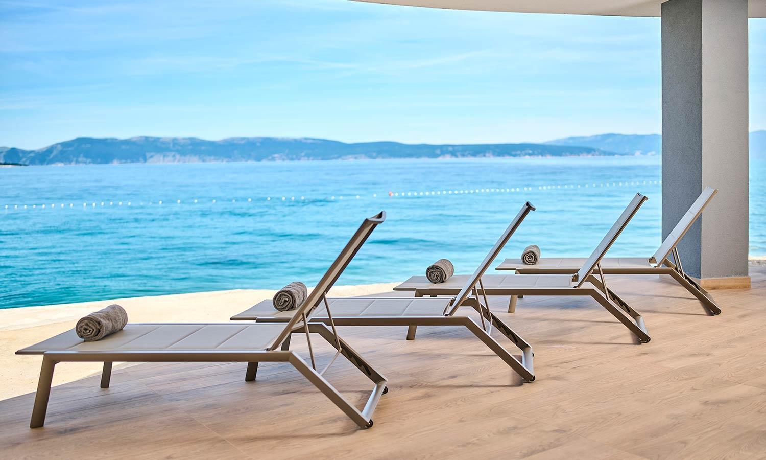 Aminess Style Glamping Villas & Holiday Homes Atea Njivice Exterior foto View of the Adriatic Sea from the hotel